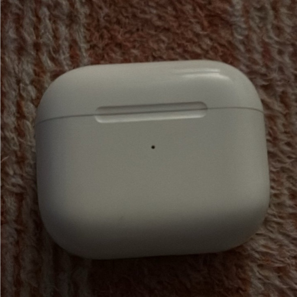 White AirPod Gen3
